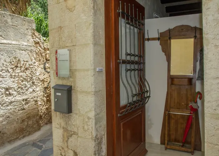 To Spiti アパート